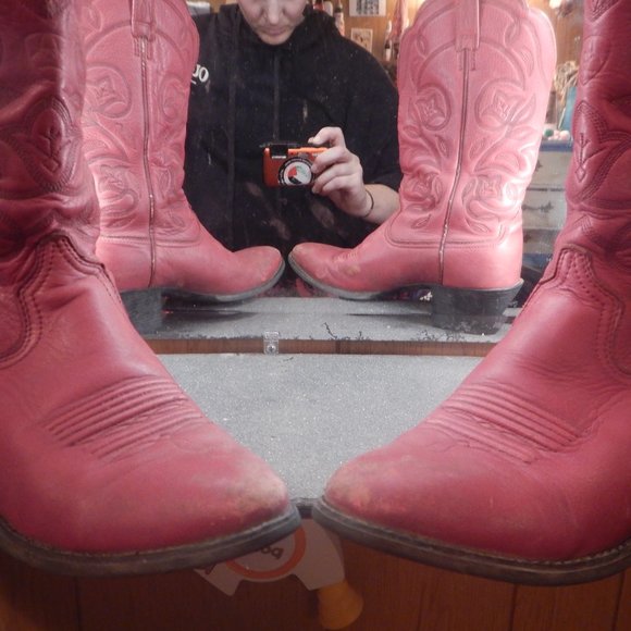 Ariat Heritage Round Toe Red Cowboy Boots - Picture 15 of 15